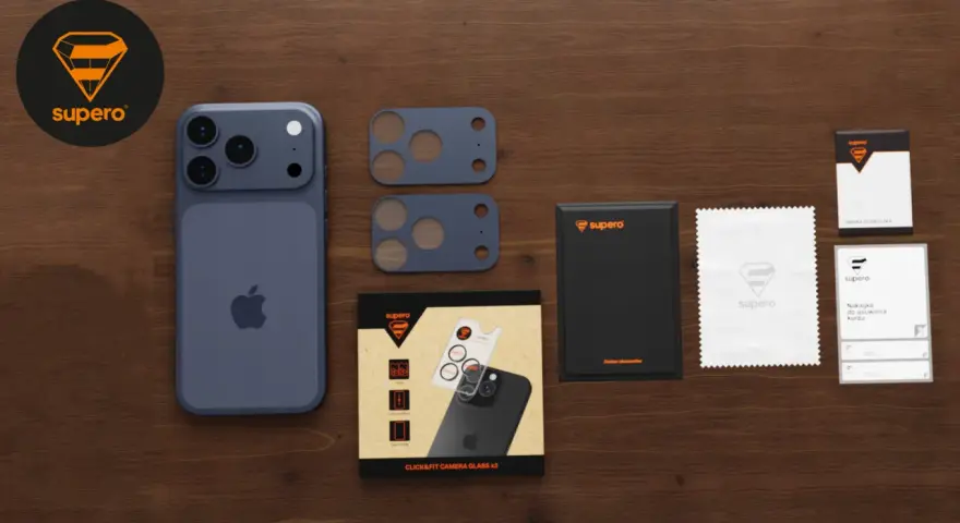 iPhone z akcesoriami Supero: szkła hartowane na aparat, ściereczka, naklejka do kurzu.