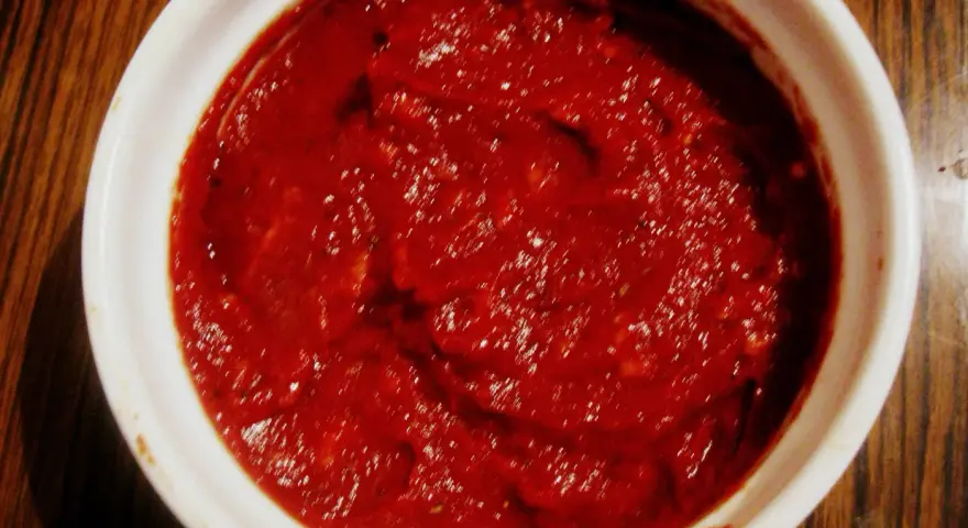 Jak się robi sos do pizzy - proste przepisy na pyszny smak
