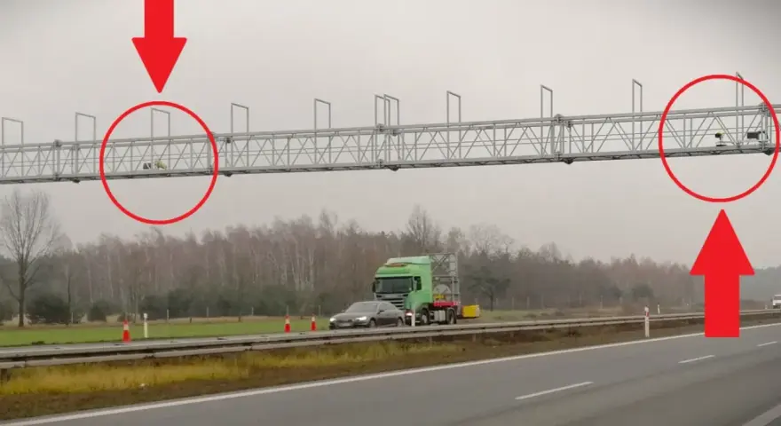 System odcinkowy pomiar prędkości a2. Kamery monitorują ruch na autostradzie.
