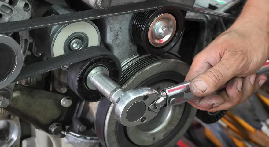 Opel Zafira A 2.0 DTI: Demontaż alternatora krok po kroku. Zrób to sam!