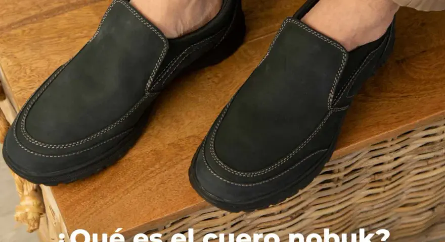 Zapatos negros de cuero nobuk, suaves y cómodos. Descubre qué es el cuero nobuk y su tacto único.