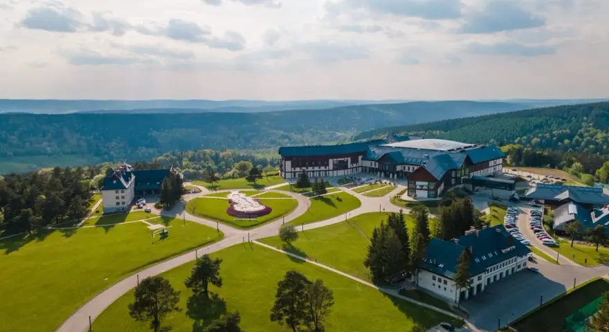 Kto jest właścicielem hotelu Arłamów? Poznaj interesującą historię