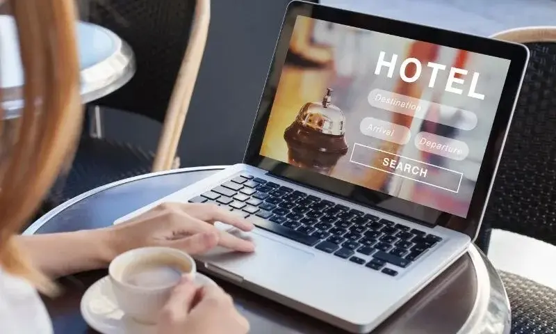 Gdzie sprawdzić opinie o hotelach? Przewodnik krok po kroku