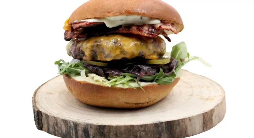 Burger, który się nie rozpada? Opanuj sztukę składania!