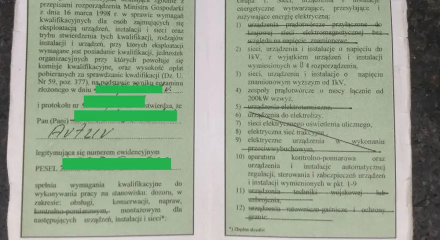 Dokument potwierdza kwalifikacje zawodowe sep g1. Wpisano nazwisko i PESEL.