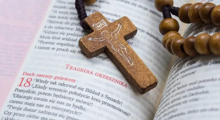 Kiedy powstała księga hioba? Odkryj jej tajemnice i historię