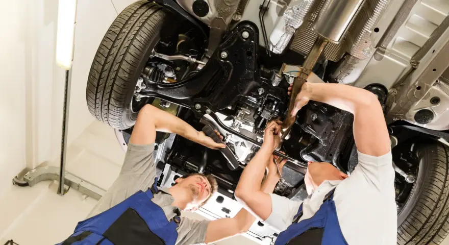 Warsztat w Niemczech: Czy polski mechanik ma szansę na sukces?