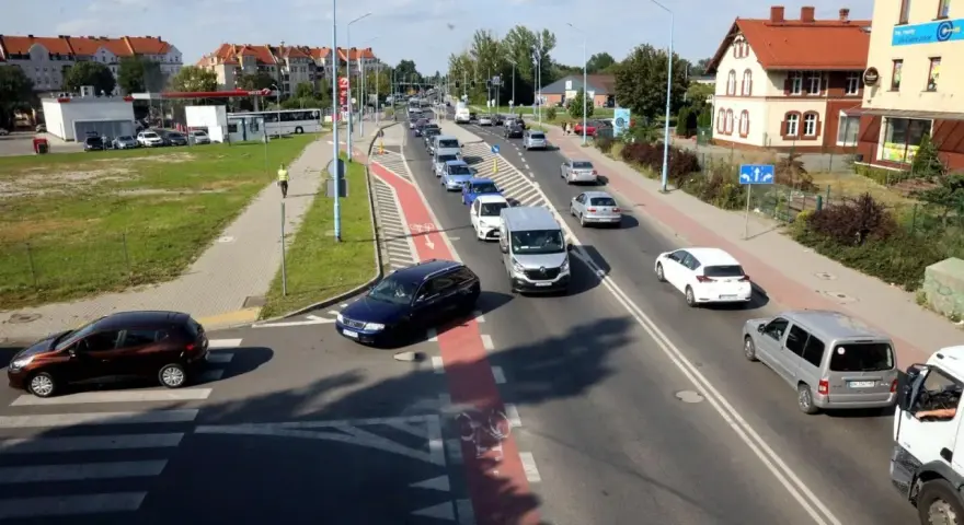 Ile bierze bus za kilometr? Sprawdź aktualne stawki i uniknij pułapek.
