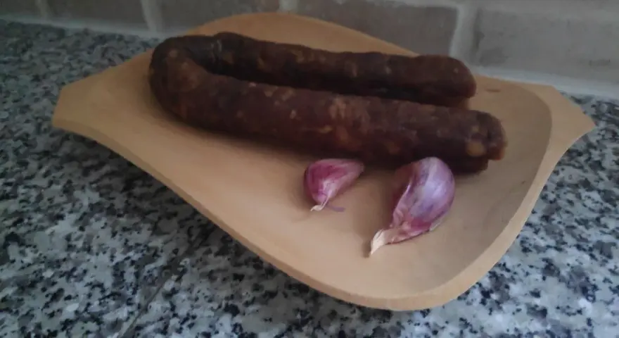 Jak przygotować kiełbasę dojrzewającą - sprawdzony przepis krok po kroku