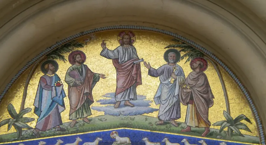 Mosaik zeigt Jesus mit Aposteln, die Schafe hüten. LK 4.