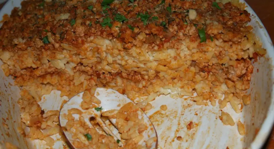 Zapiekanka z makaronem orzo: Kremowy hit! Przepis i porady eksperta