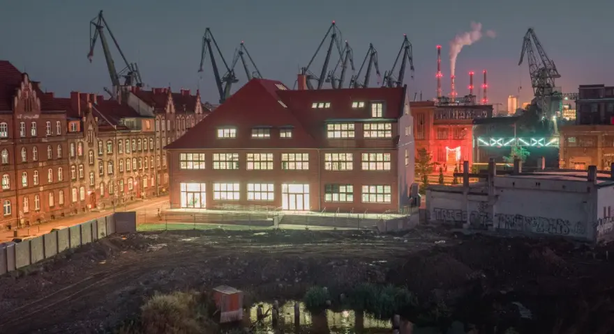 Muzeum sztuki nowoczesnej Gdańsk: NOMUS czy Pałac Opatów? Wybierz!