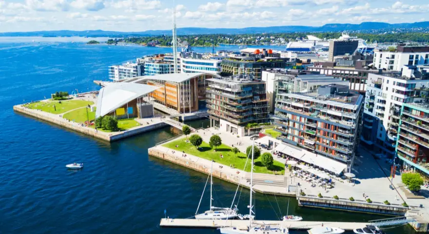 Ile trwa lot do Oslo? Czas lotu z Polski, który Cię zaskoczy