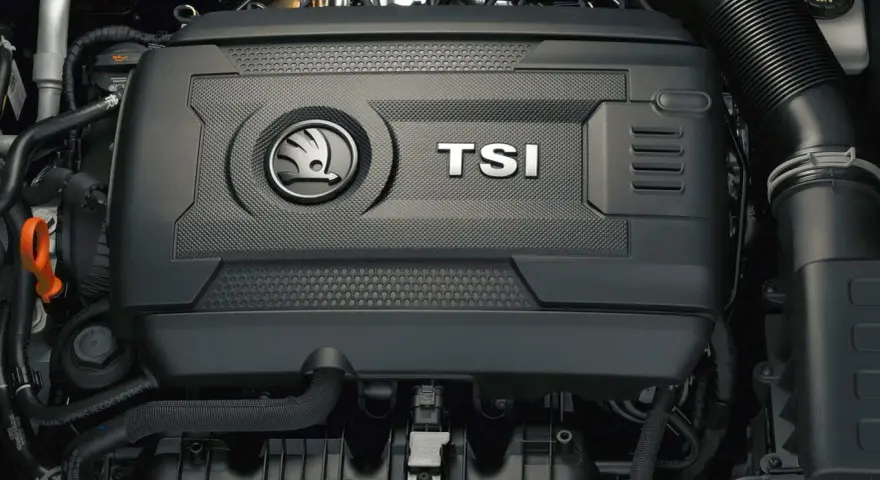 Silnik TSI w Skodzie. TSI to technologia turbodoładowania i wtrysku paliwa, zapewniająca moc i oszczędność.