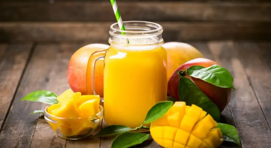 Koktajl z Mango: Proste Przepisy i Zdrowe Warianty na Każdą Okazję