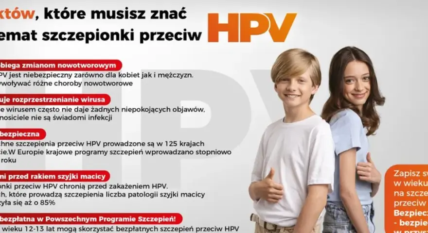 Uśmiechnięci nastolatkowie, chłopiec i dziewczynka, na tle informacji o szczepionce HPV.