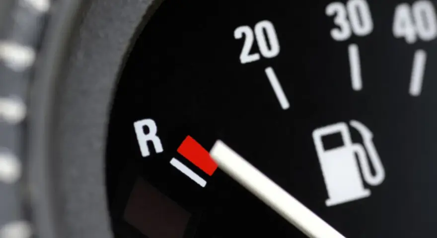Yaris: Pojemność baku (36-50L), zasięg, rezerwa. Czy 1000 km?