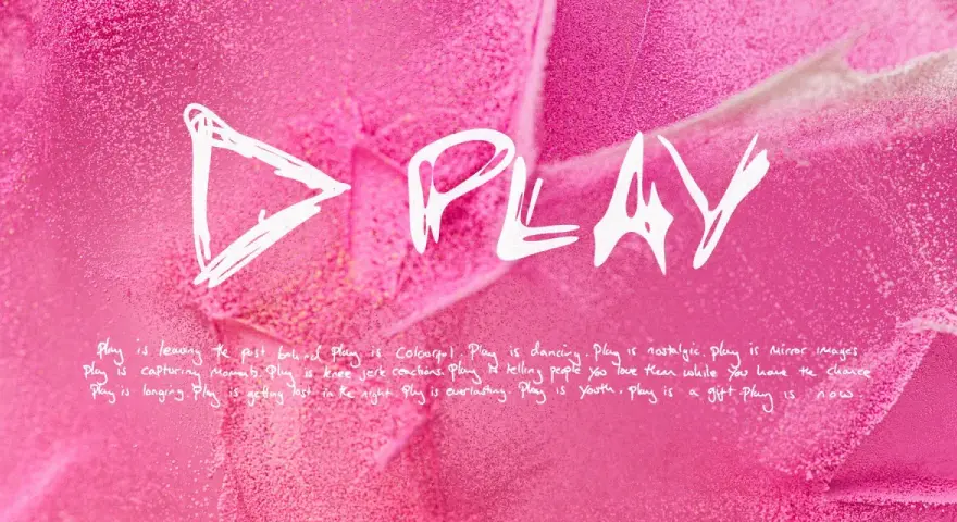 Nowa płyta Eda Sheerana "Play" w różowej, brokatowej odsłonie.