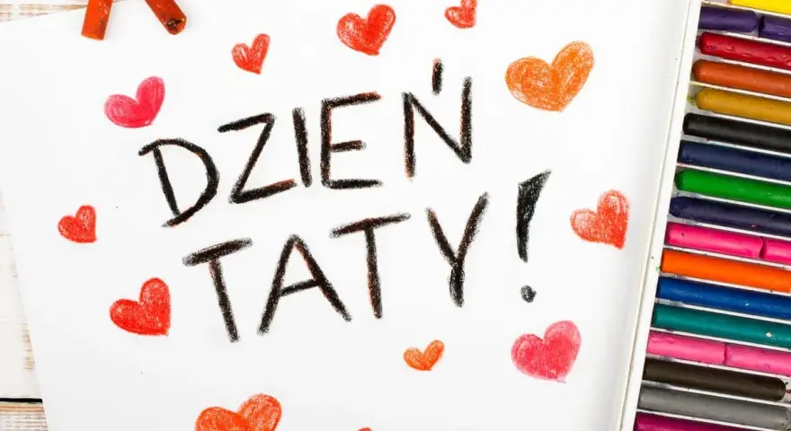Dzień Taty! Rysunek z serduszkami i kredkami pastelowymi, idealny na międzynarodowy dzień ojca.