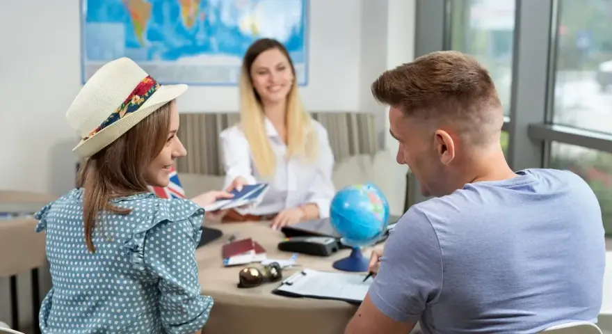 Upadłość biura podróży: Jak chronić wakacje i pieniądze?