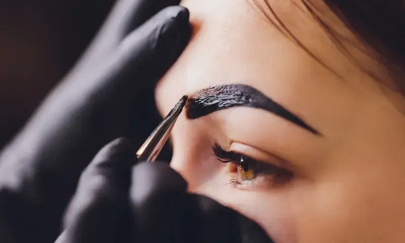Henna nie barwi skóry? Sprawdź przyczyny i skuteczne rozwiązania