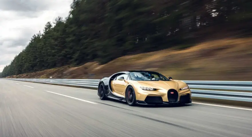 Bugatti Chiron ile do setki? Zaskakujące przyspieszenie 2,4 sekundy