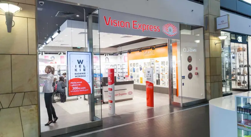 Zarobki optyka w Vision Express: Ile naprawdę zarobisz?