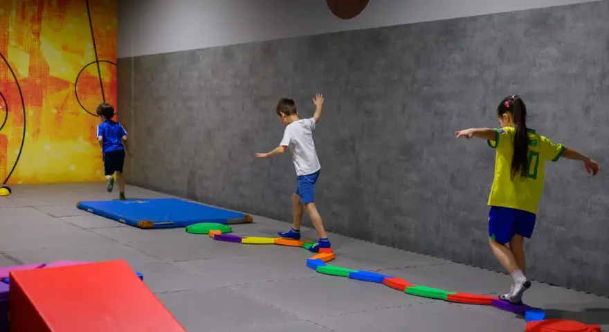 Zajęcia sensoryczne Kraków - rozwój dziecka przez zabawę i terapię