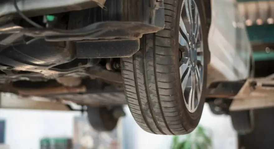 Luzy na maglownicy: objawy, test, naprawa. Czy Twoje auto jest bezpieczne?
