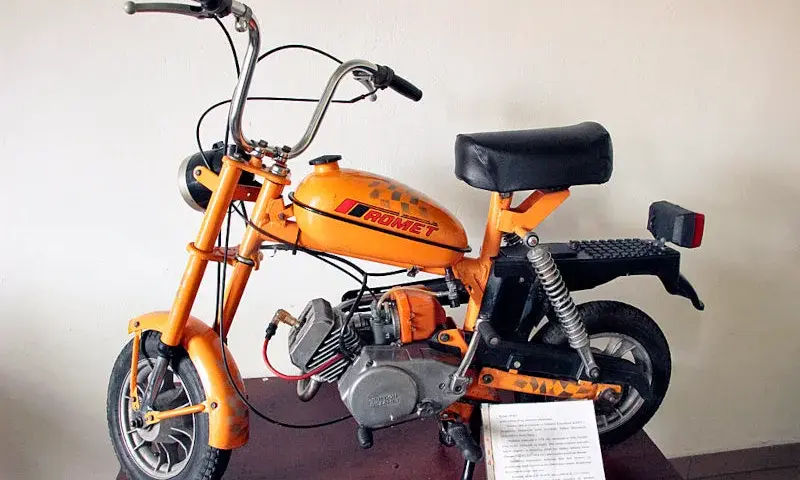 Jak wygląda motorower? Odkryj różnice w stylach i designie