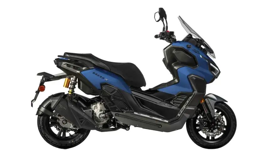 Scooter Brera 300 blu, con linee sportive e parabrezza alto, pronto per l'avventura urbana.
