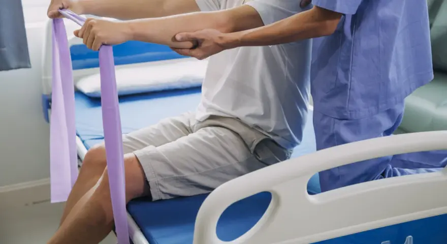 Kiedy poprawa po rehabilitacji? Sprawdź, co przyspiesza powrót!