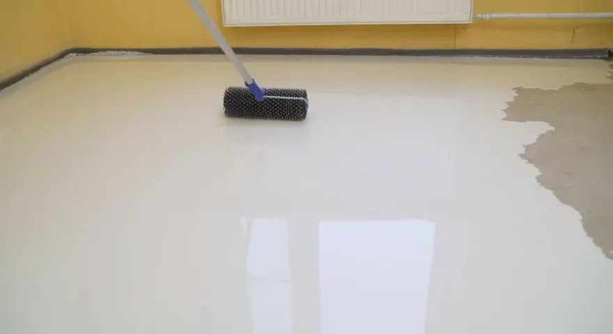 Ile schnie wylewka samopoziomująca szybkoschnąca? Sprawdź to!