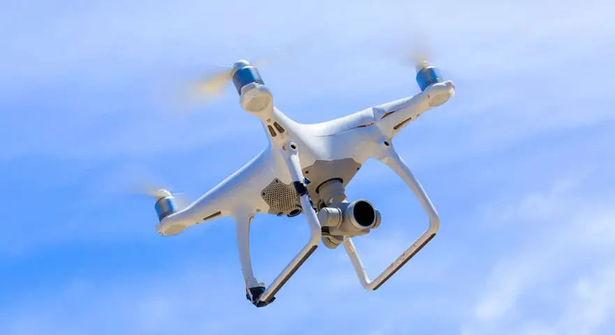 Dron w samolocie: przewóz baterii i sprzętu bez problemów