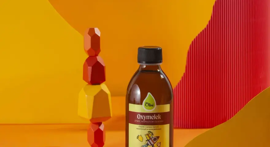 Butelka Oxymelek, żywy, niepasteryzowany produkt z warzyw i korzeni w occie jabłkowym. Idealny na start!