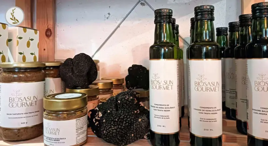 Productos gourmet con trufa negra: salsas y vinagres de sidra. El significado de gourmand se refleja en estos manjares.