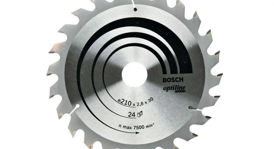 En cirkelsågsklinga från Bosch Optiline Wood med 24 tänder, redo för olika sågar.