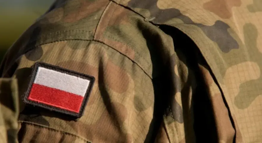 Czy warto iść do wojska jako kierowca? Przeczytaj o zaletach i wadach