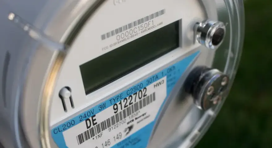 Licznik energii elektrycznej, model CL200, z etykietą wskazującą na taryfę G12 Tauron.