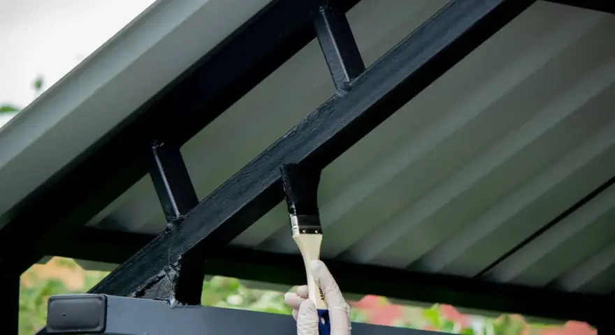 Daszek nad drzwiami: Zbuduj sam! Poradnik DIY od A do Z