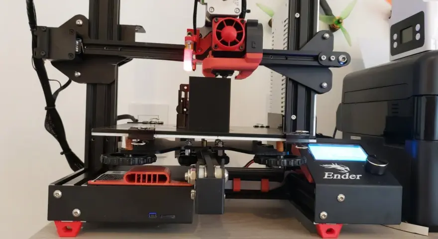 Drukarka 3D Ender z aktualnym ender 3 firmware, gotowa do druku.