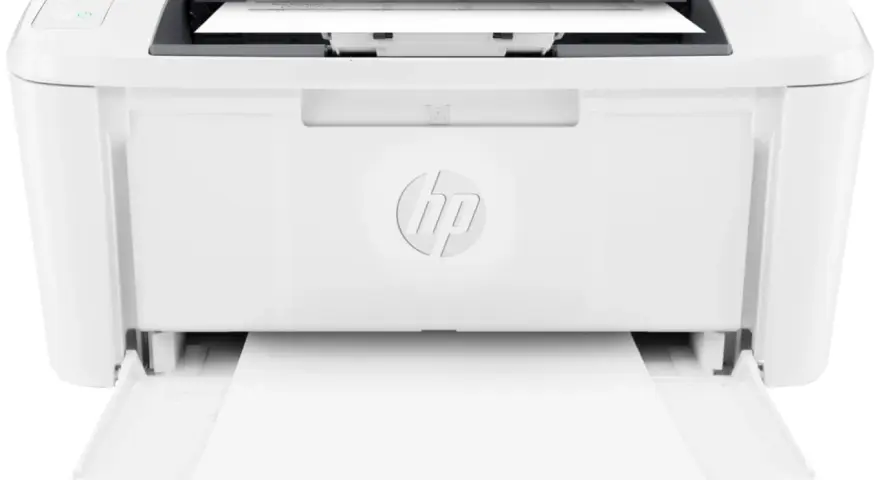 Biała drukarka HP LaserJet M12w z wysuniętą tacką na papier i włożonymi kartkami.