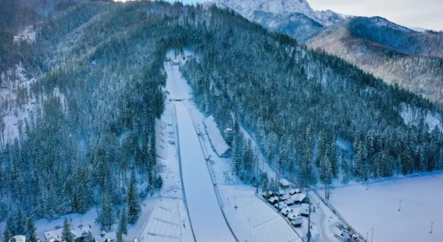 Zakopane zimą: Atrakcje, Narty i Termy Twój Przewodnik