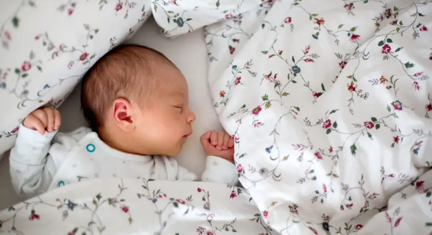 Koniec z nieprzespanymi nocami! Jak usypiać niemowlaka?