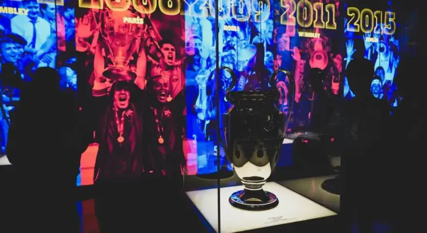 W jakim kraju gra Barcelona? Odkryj zaskakujące fakty o klubie