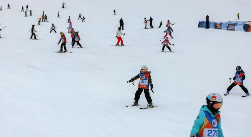 Gdzie na narty blisko Warszawy? Porównuję stoki i ceny!
