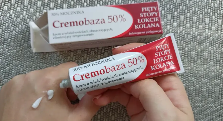Cremobaza 50% – krem do pięt, stóp, łokci i kolan. Wygodna tubka i opakowanie.