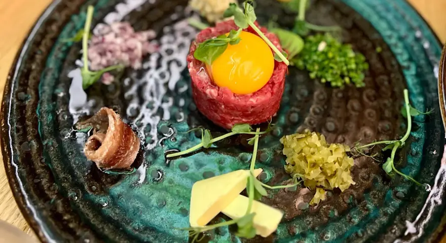 Zobacz niezwykłe zdjęcia Butcher Grill w Krakowie – atmosfera i jedzenie