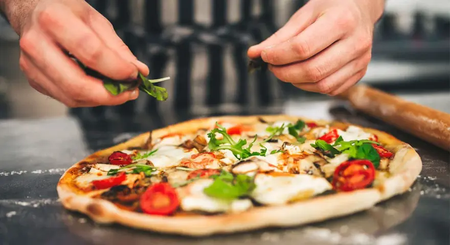 Masa de pizza: Recetas creativas saladas y dulces que te sorprenderán