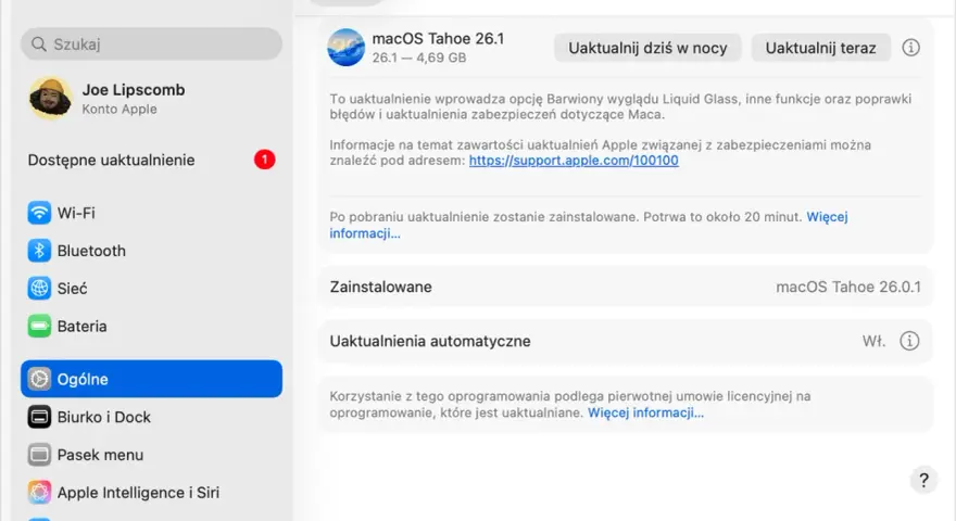 Uaktualnienie systemu operacyjnego macOS Tahoe 26.1 na MacBooku. Dostępne są nowe funkcje i poprawki bezpieczeństwa.